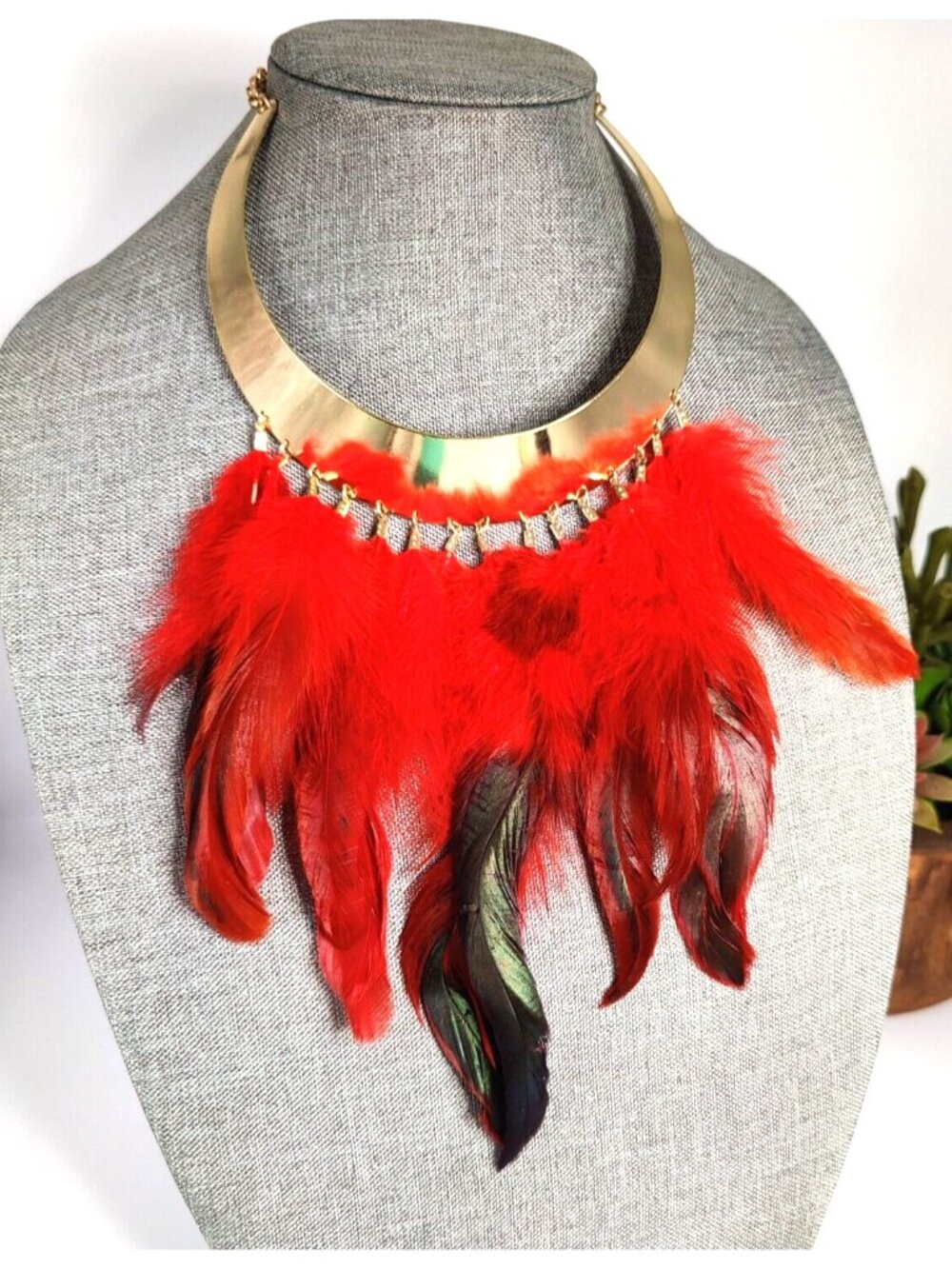 Unique Beautiful Woman's Fashion Gold Tone Red Feather Statement Necklace